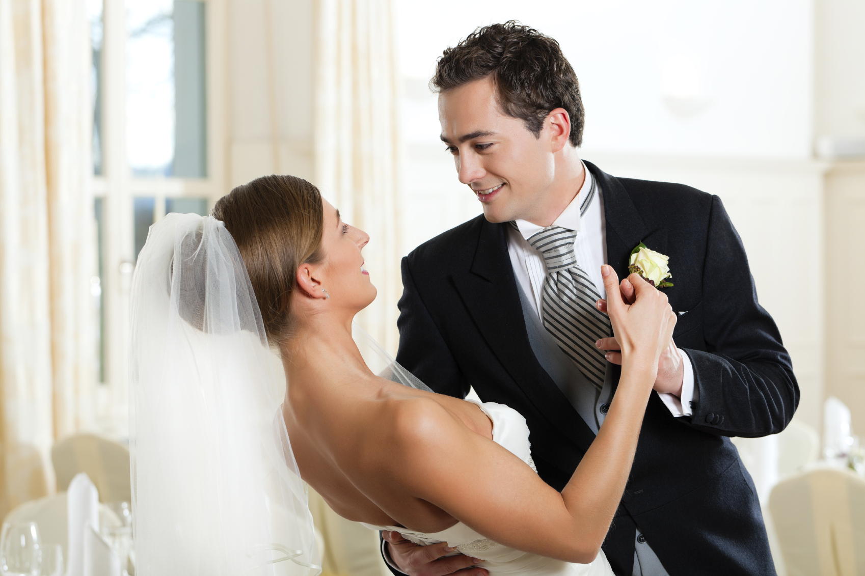 Пара жених и невеста